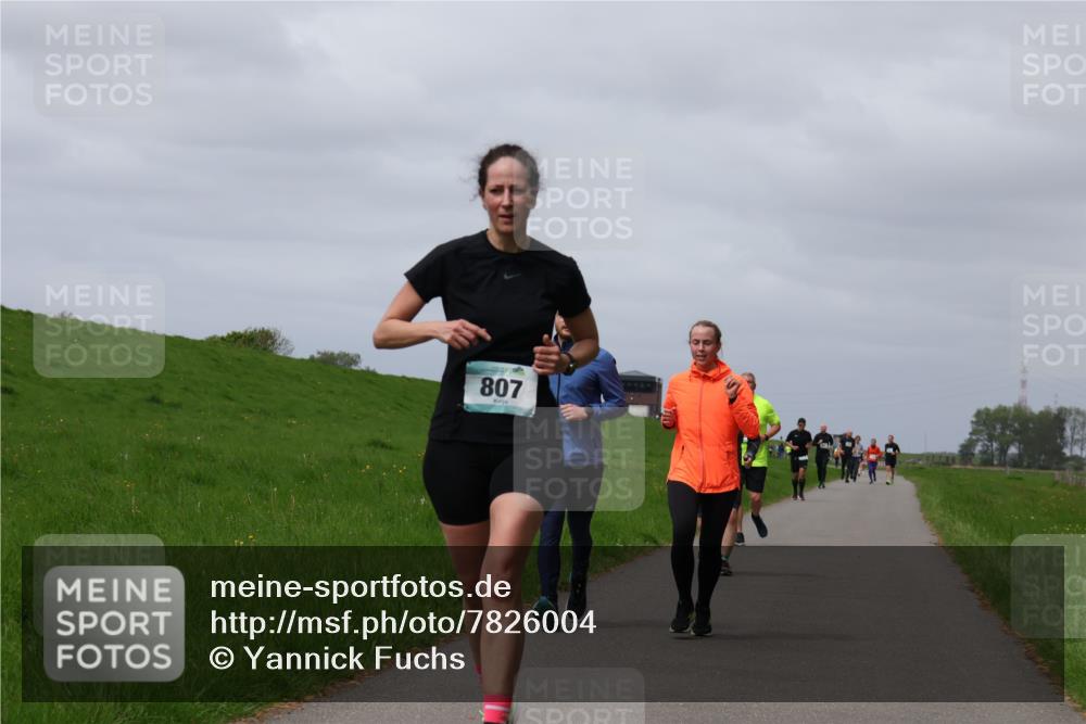 04.05.2025 - 8. Wedeler Halbmarathon Yannick Fuchs http://msf.ph/oto/7826004 04.05.2025 11:55:14 Laufen 807 meine-sportfotos.de