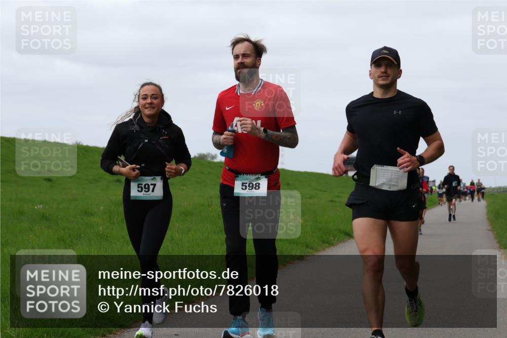 04.05.2025 - 8. Wedeler Halbmarathon Yannick Fuchs http://msf.ph/oto/7826018 04.05.2025 11:33:05 Laufen 597, 598 meine-sportfotos.de