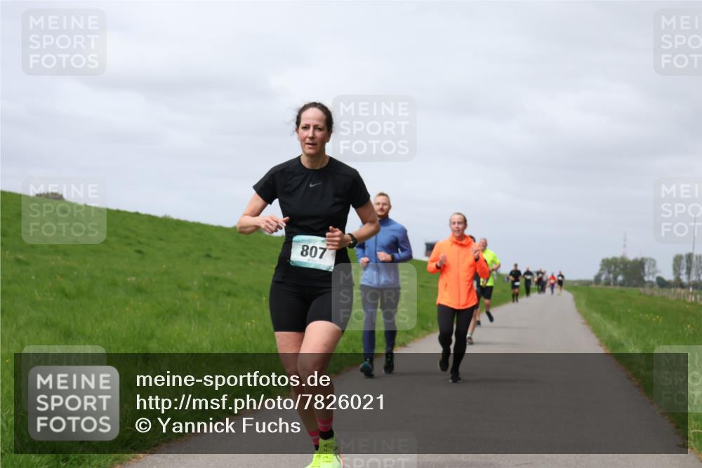 04.05.2025 - 8. Wedeler Halbmarathon Yannick Fuchs http://msf.ph/oto/7826021 04.05.2025 11:55:14 Laufen 807 meine-sportfotos.de