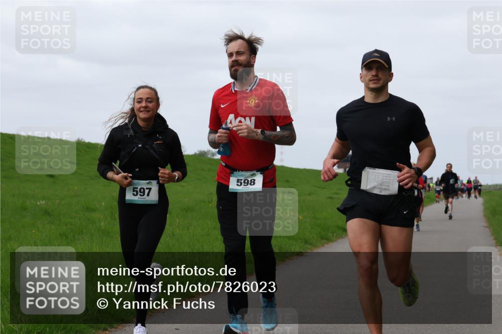 04.05.2025 - 8. Wedeler Halbmarathon Yannick Fuchs http://msf.ph/oto/7826023 04.05.2025 11:33:05 Laufen 597, 598 meine-sportfotos.de