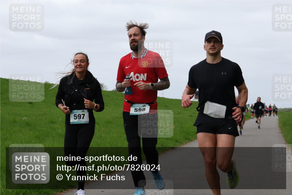 04.05.2025 - 8. Wedeler Halbmarathon Yannick Fuchs http://msf.ph/oto/7826024 04.05.2025 11:33:05 Laufen 597, 598 meine-sportfotos.de