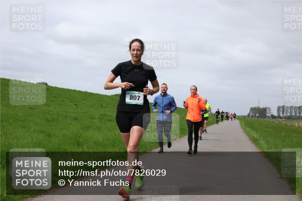 04.05.2025 - 8. Wedeler Halbmarathon Yannick Fuchs http://msf.ph/oto/7826029 04.05.2025 11:55:14 Laufen 807 meine-sportfotos.de
