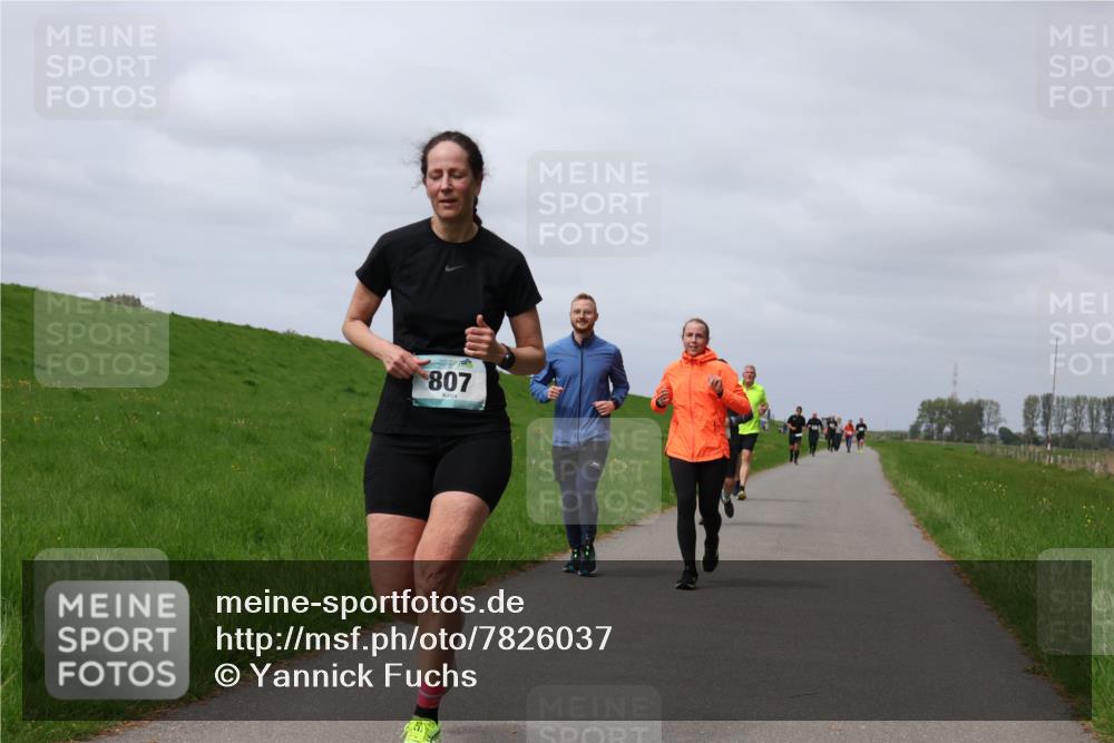 04.05.2025 - 8. Wedeler Halbmarathon Yannick Fuchs http://msf.ph/oto/7826037 04.05.2025 11:55:14 Laufen 807 meine-sportfotos.de