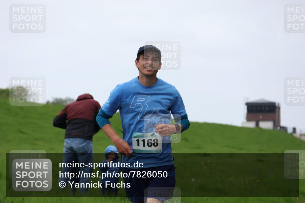 04.05.2025 - 8. Wedeler Halbmarathon Yannick Fuchs http://msf.ph/oto/7826050 04.05.2025 11:13:16 Laufen 1168 meine-sportfotos.de