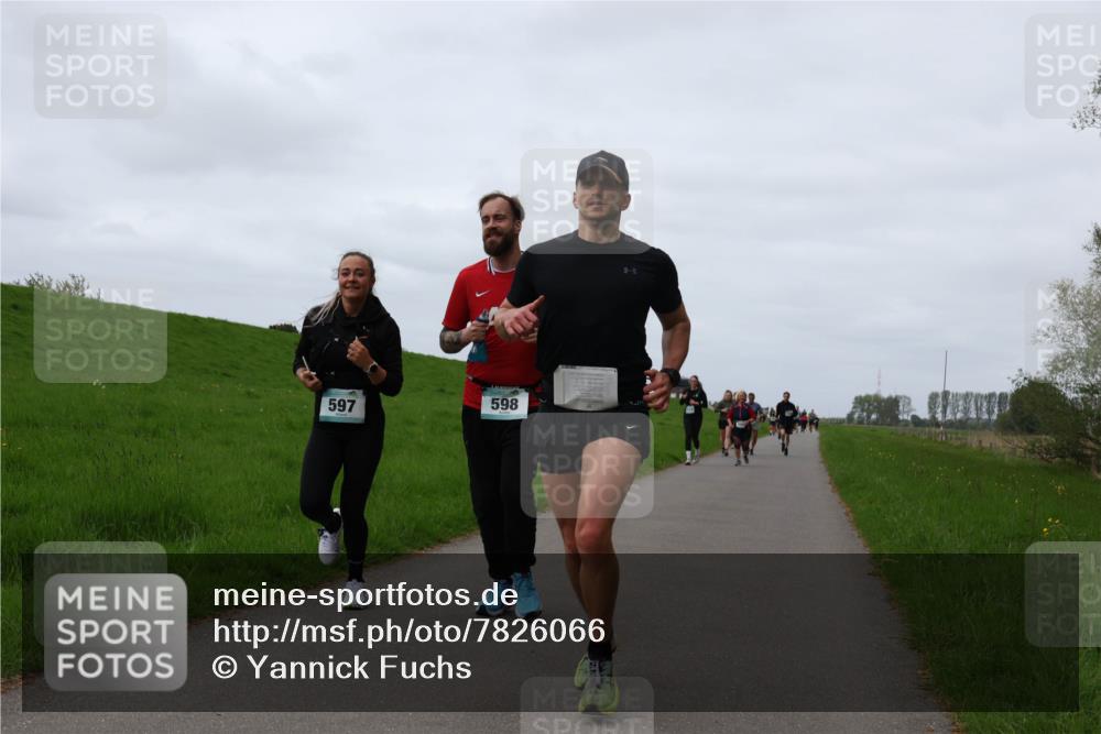 04.05.2025 - 8. Wedeler Halbmarathon Yannick Fuchs http://msf.ph/oto/7826066 04.05.2025 11:33:06 Laufen 597, 598 meine-sportfotos.de