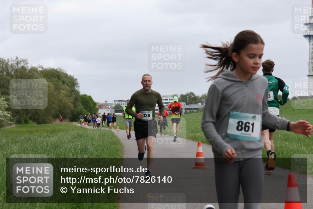 04.05.2025 - 8. Wedeler Halbmarathon Yannick Fuchs http://msf.ph/oto/7826140 04.05.2025 11:13:24 Laufen 38, 861, 3 meine-sportfotos.de