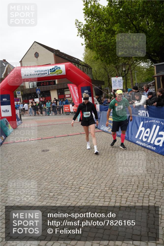 04.05.2025 - 8. Wedeler Halbmarathon Felixshl http://msf.ph/oto/7826165 04.05.2025 12:03:08 Ziel 266, 1098 meine-sportfotos.de