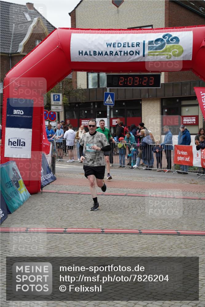 04.05.2025 - 8. Wedeler Halbmarathon Felixshl http://msf.ph/oto/7826204 04.05.2025 12:03:21 Ziel 122, 673 meine-sportfotos.de