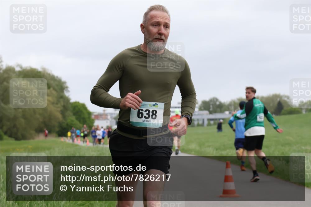 04.05.2025 - 8. Wedeler Halbmarathon Yannick Fuchs http://msf.ph/oto/7826217 04.05.2025 11:13:26 Laufen 638 meine-sportfotos.de
