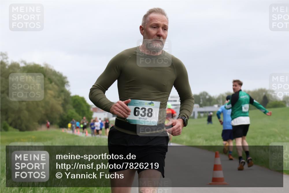 04.05.2025 - 8. Wedeler Halbmarathon Yannick Fuchs http://msf.ph/oto/7826219 04.05.2025 11:13:26 Laufen 638 meine-sportfotos.de