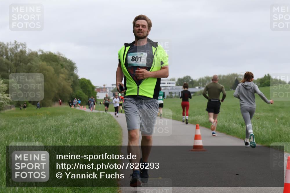 04.05.2025 - 8. Wedeler Halbmarathon Yannick Fuchs http://msf.ph/oto/7826293 04.05.2025 11:13:34 Laufen 801 meine-sportfotos.de