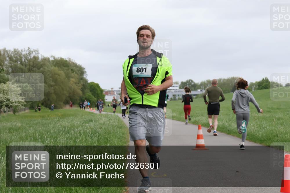04.05.2025 - 8. Wedeler Halbmarathon Yannick Fuchs http://msf.ph/oto/7826301 04.05.2025 11:13:34 Laufen 801 meine-sportfotos.de