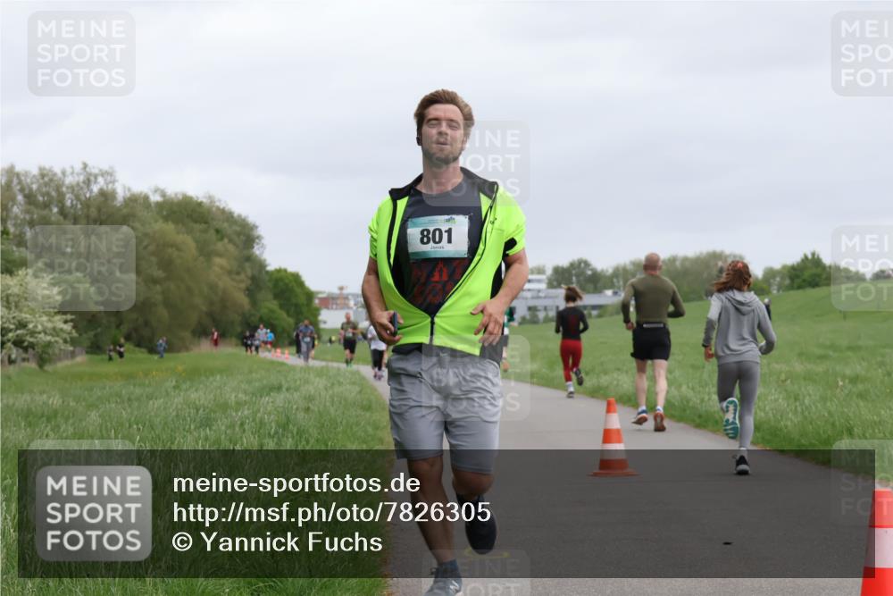 04.05.2025 - 8. Wedeler Halbmarathon Yannick Fuchs http://msf.ph/oto/7826305 04.05.2025 11:13:34 Laufen 801 meine-sportfotos.de