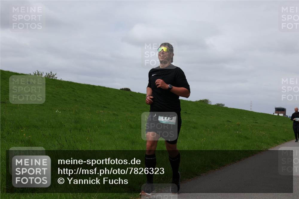 04.05.2025 - 8. Wedeler Halbmarathon Yannick Fuchs http://msf.ph/oto/7826323 04.05.2025 11:55:33 Laufen 179 meine-sportfotos.de