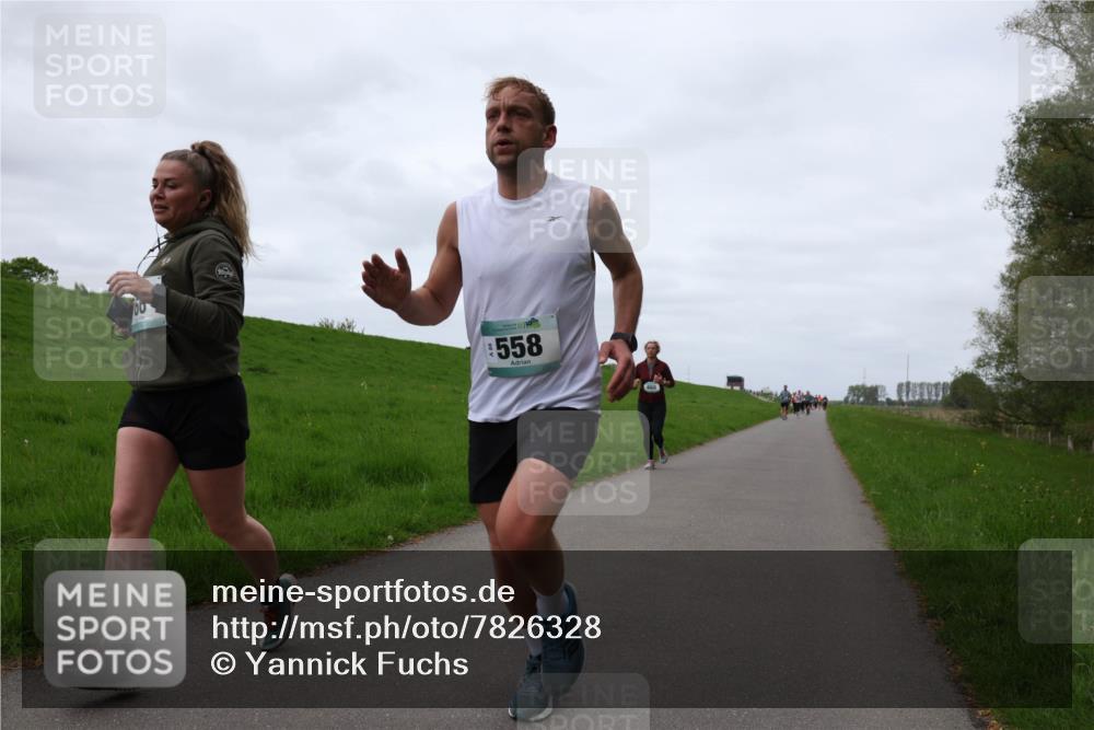 04.05.2025 - 8. Wedeler Halbmarathon Yannick Fuchs http://msf.ph/oto/7826328 04.05.2025 11:33:19 Laufen 558 meine-sportfotos.de