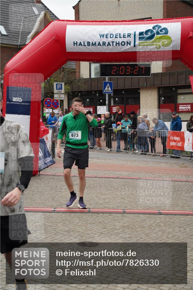 04.05.2025 - 8. Wedeler Halbmarathon Felixshl http://msf.ph/oto/7826330 04.05.2025 12:03:24 Ziel 122, 673 meine-sportfotos.de