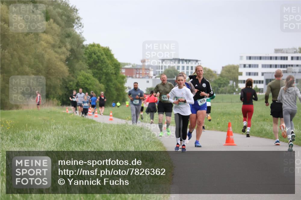 04.05.2025 - 8. Wedeler Halbmarathon Yannick Fuchs http://msf.ph/oto/7826362 04.05.2025 11:13:40 Laufen 643, 825, 978 meine-sportfotos.de
