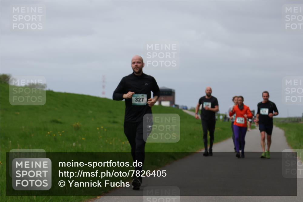 04.05.2025 - 8. Wedeler Halbmarathon Yannick Fuchs http://msf.ph/oto/7826405 04.05.2025 11:55:38 Laufen 327 meine-sportfotos.de