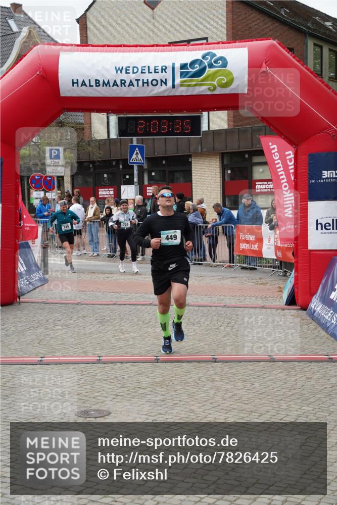 04.05.2025 - 8. Wedeler Halbmarathon Felixshl http://msf.ph/oto/7826425 04.05.2025 12:03:32 Ziel 449, 725 meine-sportfotos.de