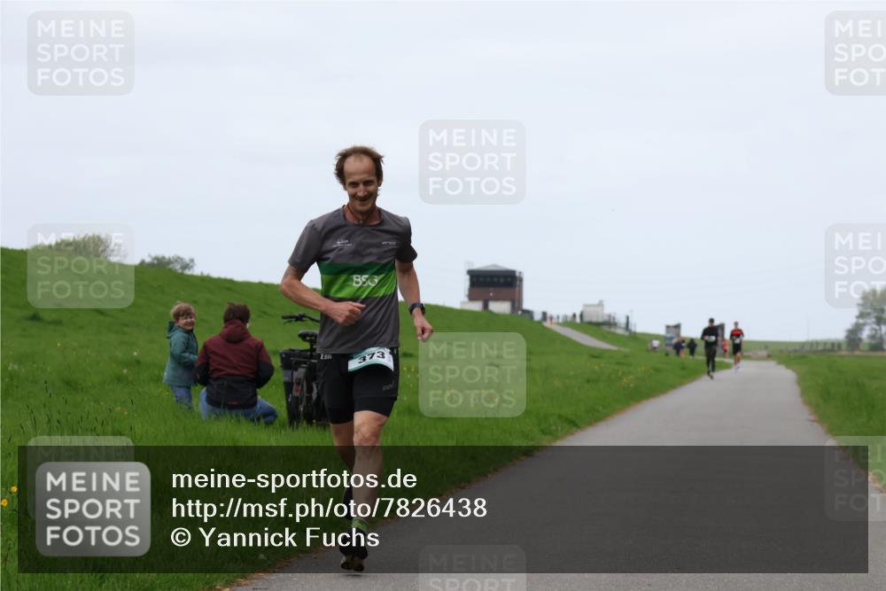 04.05.2025 - 8. Wedeler Halbmarathon Yannick Fuchs http://msf.ph/oto/7826438 04.05.2025 11:13:45 Laufen 2366, 373 meine-sportfotos.de