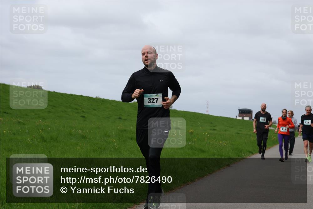 04.05.2025 - 8. Wedeler Halbmarathon Yannick Fuchs http://msf.ph/oto/7826490 04.05.2025 11:55:41 Laufen 327, 160, 118, 121 meine-sportfotos.de