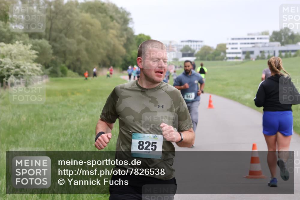 04.05.2025 - 8. Wedeler Halbmarathon Yannick Fuchs http://msf.ph/oto/7826538 04.05.2025 11:13:56 Laufen 2, 200, 825, 843 meine-sportfotos.de