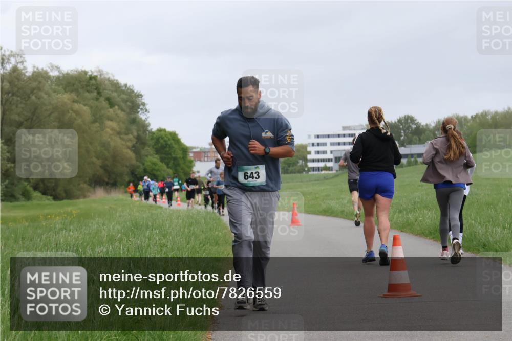 04.05.2025 - 8. Wedeler Halbmarathon Yannick Fuchs http://msf.ph/oto/7826559 04.05.2025 11:13:59 Laufen 643 meine-sportfotos.de