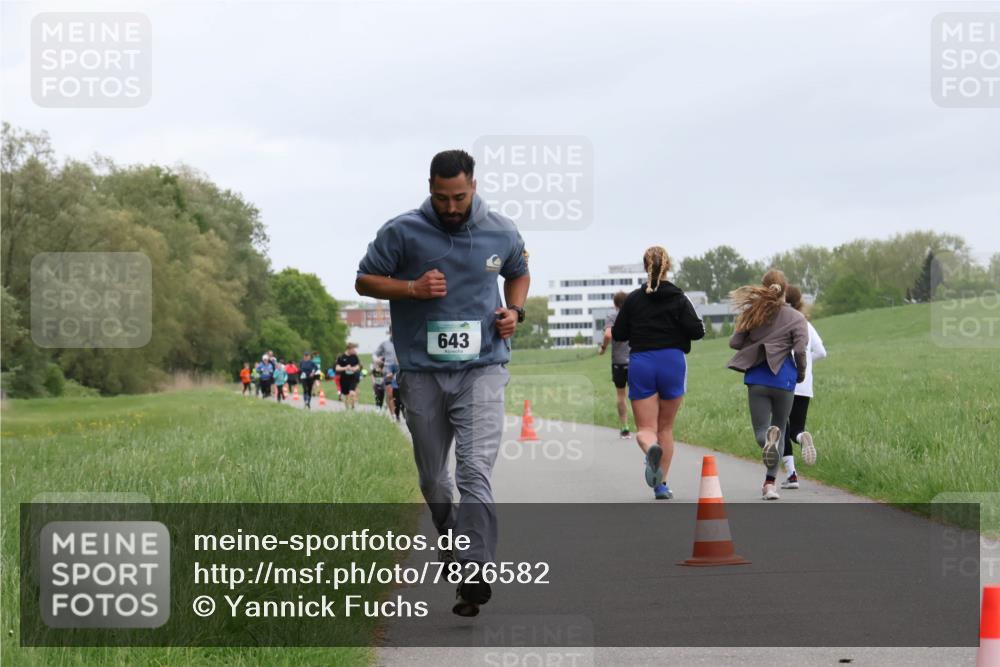 04.05.2025 - 8. Wedeler Halbmarathon Yannick Fuchs http://msf.ph/oto/7826582 04.05.2025 11:14:00 Laufen 10000, 643 meine-sportfotos.de