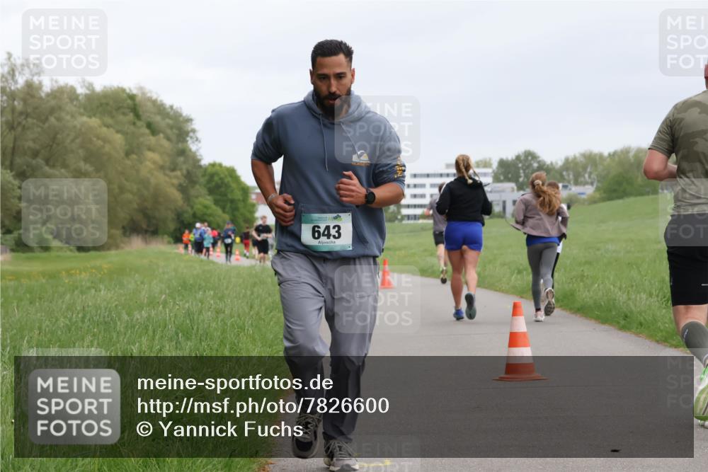 04.05.2025 - 8. Wedeler Halbmarathon Yannick Fuchs http://msf.ph/oto/7826600 04.05.2025 11:14:01 Laufen 643 meine-sportfotos.de