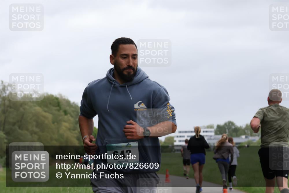 04.05.2025 - 8. Wedeler Halbmarathon Yannick Fuchs http://msf.ph/oto/7826609 04.05.2025 11:14:01 Laufen 15, 25, 643 meine-sportfotos.de
