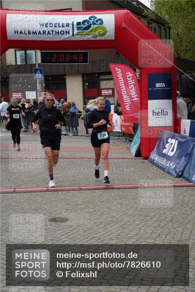 04.05.2025 - 8. Wedeler Halbmarathon Felixshl http://msf.ph/oto/7826610 04.05.2025 12:03:41 Ziel 725, 733, 734, 771 meine-sportfotos.de