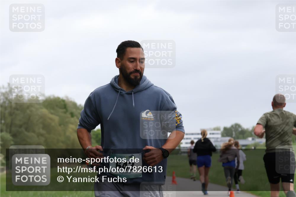 04.05.2025 - 8. Wedeler Halbmarathon Yannick Fuchs http://msf.ph/oto/7826613 04.05.2025 11:14:02 Laufen 25, 16, 643 meine-sportfotos.de