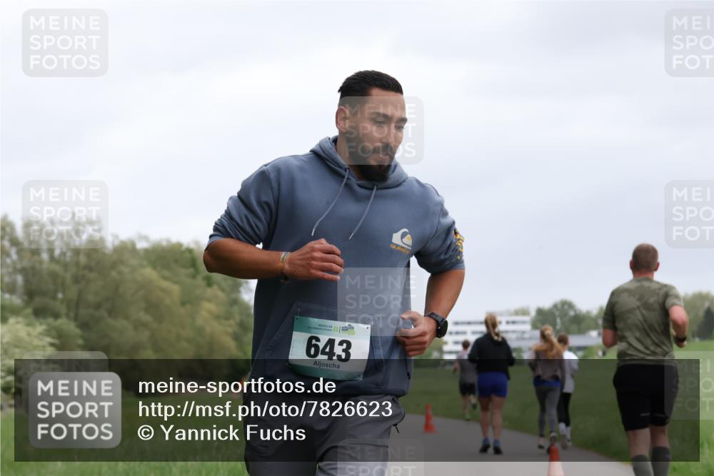 04.05.2025 - 8. Wedeler Halbmarathon Yannick Fuchs http://msf.ph/oto/7826623 04.05.2025 11:14:02 Laufen 643 meine-sportfotos.de