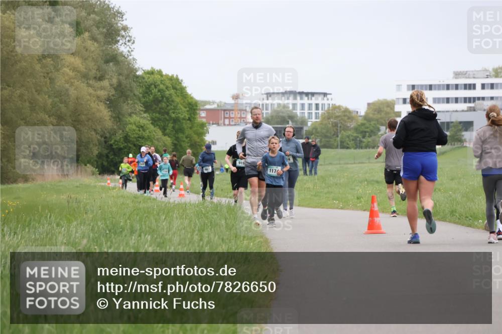 04.05.2025 - 8. Wedeler Halbmarathon Yannick Fuchs http://msf.ph/oto/7826650 04.05.2025 11:14:04 Laufen 919, 1175, 04 meine-sportfotos.de