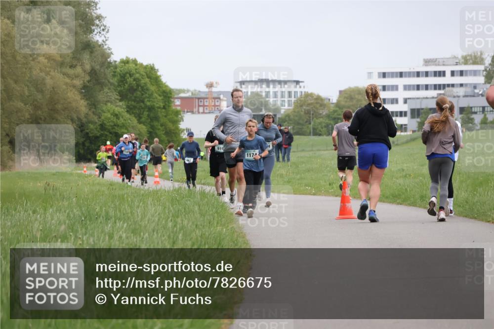 04.05.2025 - 8. Wedeler Halbmarathon Yannick Fuchs http://msf.ph/oto/7826675 04.05.2025 11:14:05 Laufen 919, 1174, 4 meine-sportfotos.de