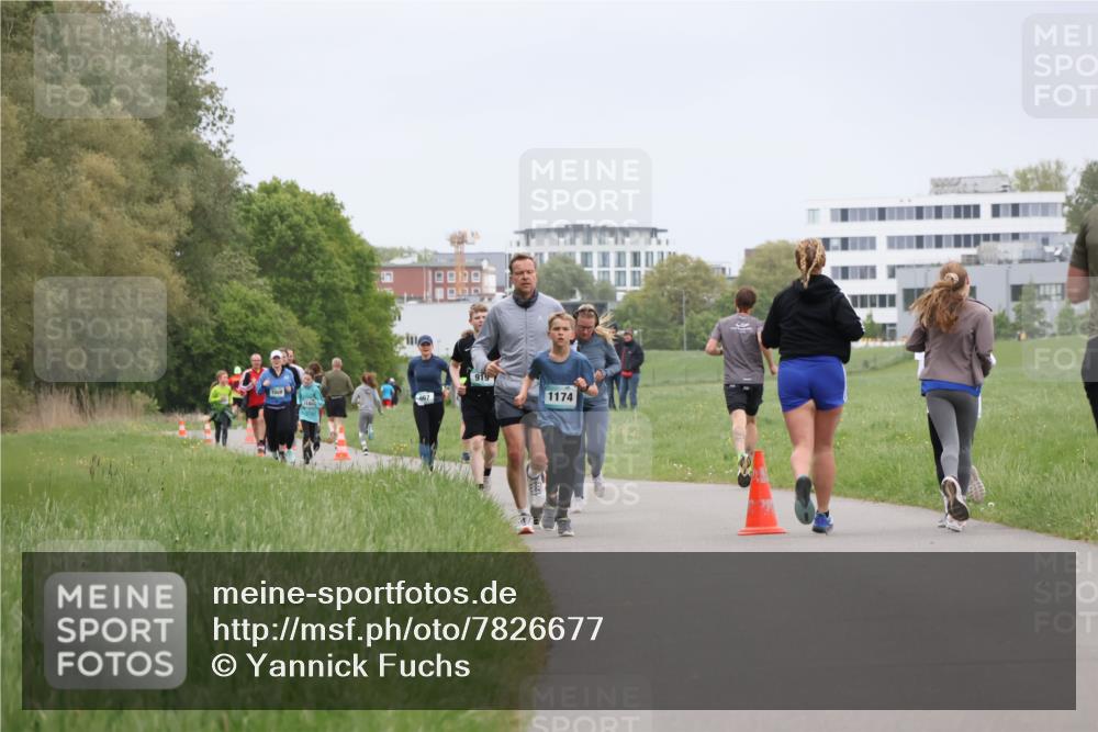 04.05.2025 - 8. Wedeler Halbmarathon Yannick Fuchs http://msf.ph/oto/7826677 04.05.2025 11:14:05 Laufen 667, 1174 meine-sportfotos.de
