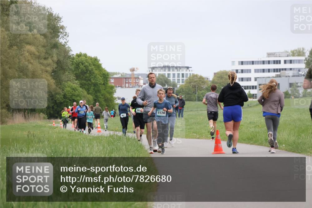 04.05.2025 - 8. Wedeler Halbmarathon Yannick Fuchs http://msf.ph/oto/7826680 04.05.2025 11:14:06 Laufen 91, 1174, 667, 18 meine-sportfotos.de