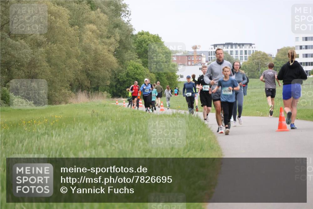 04.05.2025 - 8. Wedeler Halbmarathon Yannick Fuchs http://msf.ph/oto/7826695 04.05.2025 11:14:06 Laufen 919, 1174 meine-sportfotos.de