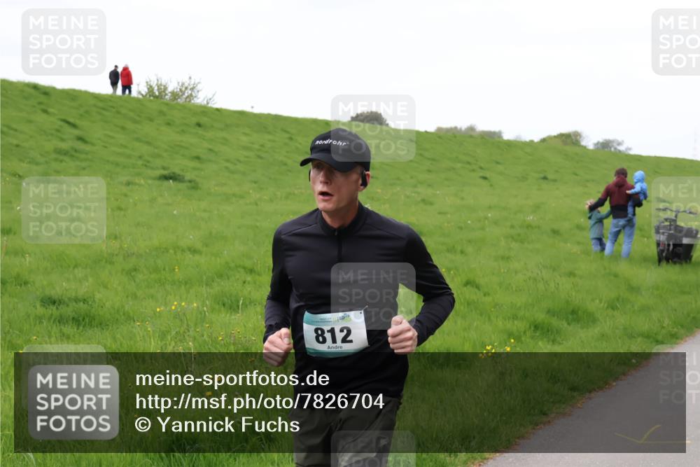 04.05.2025 - 8. Wedeler Halbmarathon Yannick Fuchs http://msf.ph/oto/7826704 04.05.2025 11:14:09 Laufen 1356, 812 meine-sportfotos.de