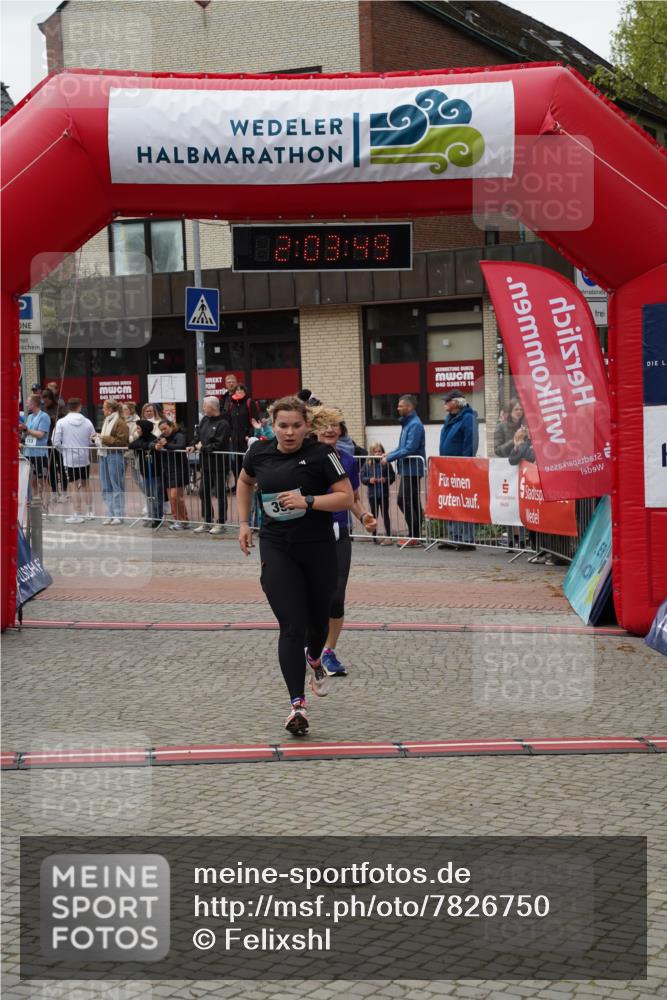04.05.2025 - 8. Wedeler Halbmarathon Felixshl http://msf.ph/oto/7826750 04.05.2025 12:03:46 Ziel 307, 396, 771 meine-sportfotos.de