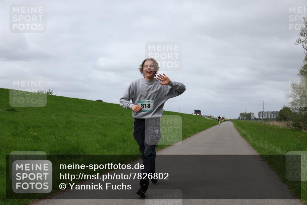 04.05.2025 - 8. Wedeler Halbmarathon Yannick Fuchs http://msf.ph/oto/7826802 04.05.2025 11:55:50 Laufen 818 meine-sportfotos.de
