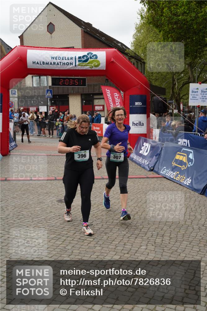 04.05.2025 - 8. Wedeler Halbmarathon Felixshl http://msf.ph/oto/7826836 04.05.2025 12:03:48 Ziel 146, 307, 396, 771 meine-sportfotos.de