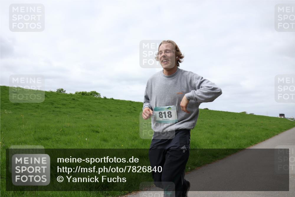 04.05.2025 - 8. Wedeler Halbmarathon Yannick Fuchs http://msf.ph/oto/7826840 04.05.2025 11:55:50 Laufen 818, 15 meine-sportfotos.de
