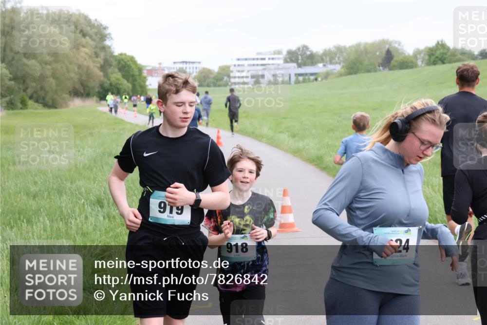 04.05.2025 - 8. Wedeler Halbmarathon Yannick Fuchs http://msf.ph/oto/7826842 04.05.2025 11:14:24 Laufen 919, 918, 24 meine-sportfotos.de