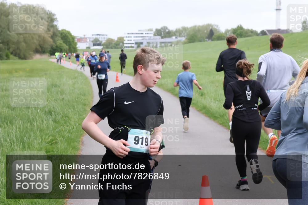 04.05.2025 - 8. Wedeler Halbmarathon Yannick Fuchs http://msf.ph/oto/7826849 04.05.2025 11:14:24 Laufen 919 meine-sportfotos.de