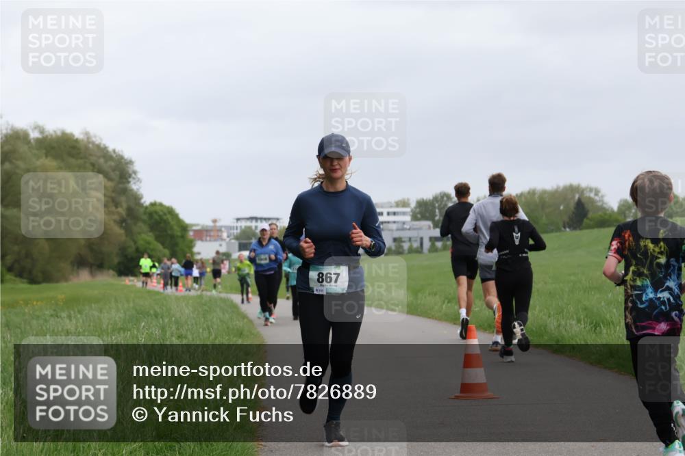 04.05.2025 - 8. Wedeler Halbmarathon Yannick Fuchs http://msf.ph/oto/7826889 04.05.2025 11:14:28 Laufen 867, 151 meine-sportfotos.de