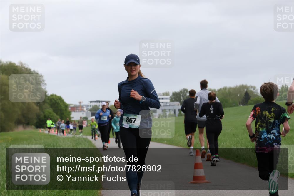 04.05.2025 - 8. Wedeler Halbmarathon Yannick Fuchs http://msf.ph/oto/7826902 04.05.2025 11:14:28 Laufen 1000, 867 meine-sportfotos.de