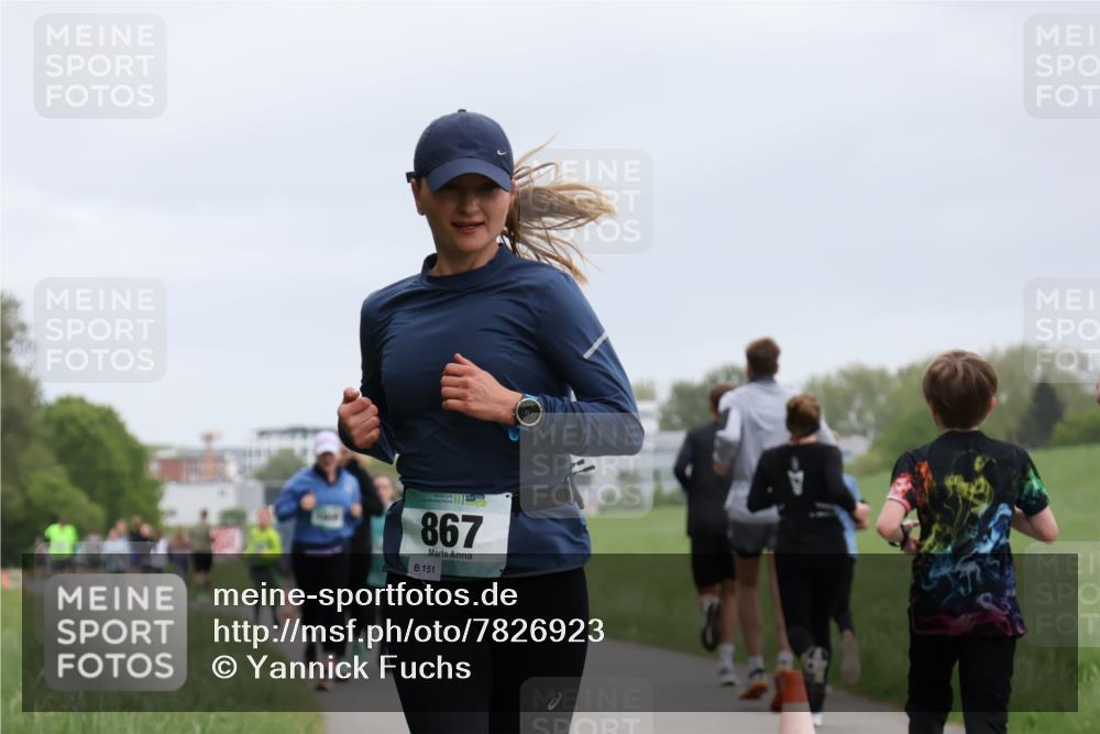 04.05.2025 - 8. Wedeler Halbmarathon Yannick Fuchs http://msf.ph/oto/7826923 04.05.2025 11:14:29 Laufen 867, 151 meine-sportfotos.de