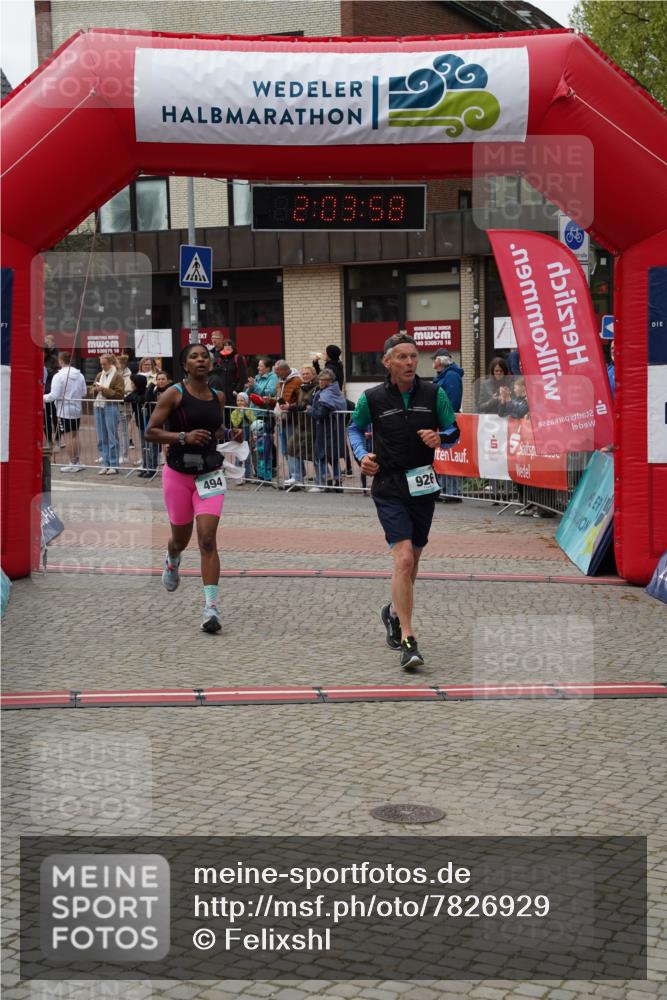 04.05.2025 - 8. Wedeler Halbmarathon Felixshl http://msf.ph/oto/7826929 04.05.2025 12:03:56 Ziel 146, 494, 926 meine-sportfotos.de