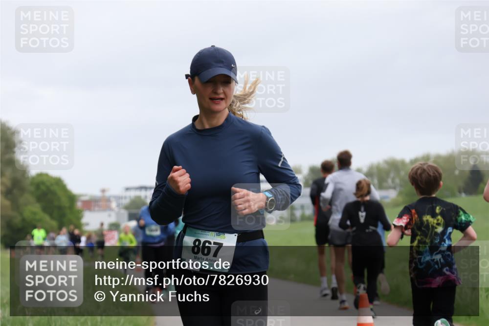 04.05.2025 - 8. Wedeler Halbmarathon Yannick Fuchs http://msf.ph/oto/7826930 04.05.2025 11:14:29 Laufen 867, 151 meine-sportfotos.de